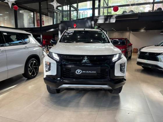 MITSUBISHI TRITON 2.4 BITURBO DIESEL CD HPE-S 4X4 AUTOMÁTICO